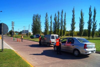 Importantes operativos de controles en tres accesos a la ciudad
