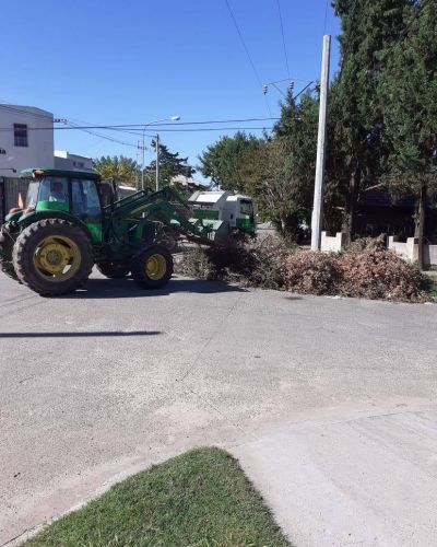 Trabajadores levantaron el paro y salieron a limpiar 