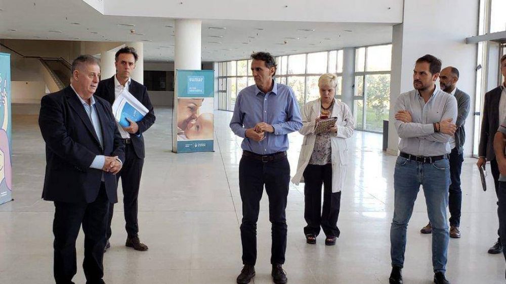 Katopodis recorri el Hospital Favaloro de La Matanza que se reactiva para afrontar la pandemia