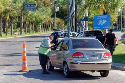 Berazategui s�lo deja ingresar a la ciudad a quienes acreditan domicilio en el Municipio