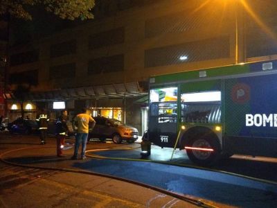 Muri� un hombre que se tir� desde el balc�n mientras se incendiaba su departamento del piso 11