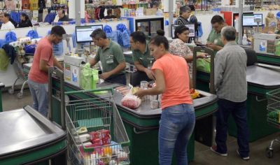 Fideos, lavandina y papel higi�nico lo m�s demandado en los supermercados santiague�os