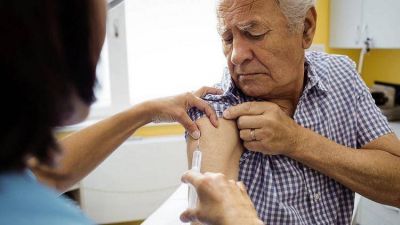S�enz anunci� el inicio de la campa�a de vacunaci�n antigripal