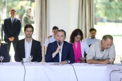 Fernando Gray e intendentes se reunieron con Alberto Fern�ndez