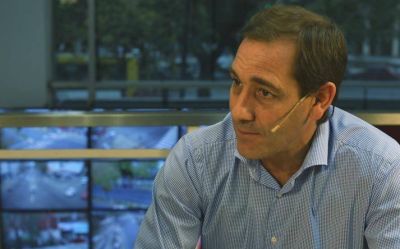 Garro descart� cerrar la ciudad pero anunci� que 