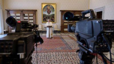 Las ceremonias del Papa continuar�n por TV y por streaming