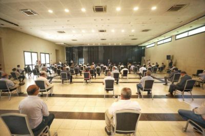 Vald�s se reuni� con intendentes y anunci� una ayuda econ�mica de $150 millones