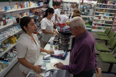 En plena crisis sanitaria, la compra de remedios a�n debe ser cara a cara
