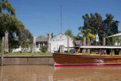 La Provincia envi� la primera lancha con asistencia alimentaria y sanitaria a la isla Mart�n Garc�a