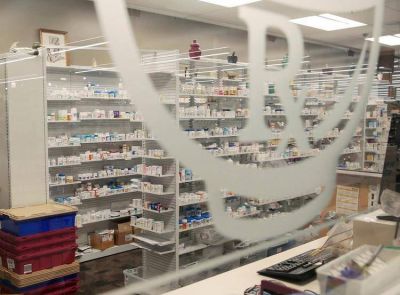 Los estados aseguran que los m�dicos est�n almacenando medicamentos de prueba contra el coronavirus� para s� mismos