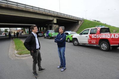 Zabaleta y Ghi supervisaron los controles vehiculares que se realizan en los accesos a Hurlingham y Mor�n por la cuarentena