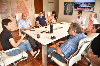 Coronavirus: Mayra Mendoza se mostr� con pol�ticos de la oposici�n