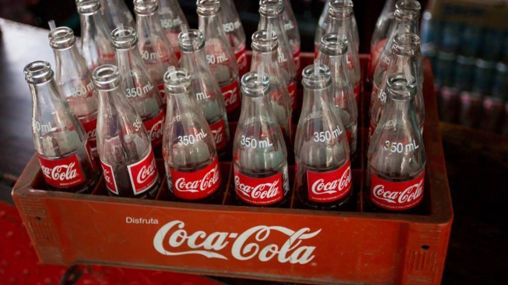 Coca Cola HBC ajustará costes e inversión por el Covit-19, pero mantiene el dividendo