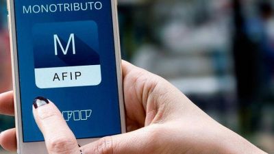 Paquete impositivo, subsidios y alivio para los monotributistas: �alcanzan las medidas para sostener la econom�a?