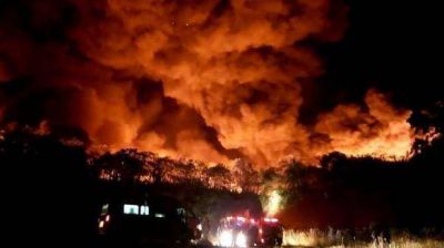 Una protesta de recogedores de basura en Encarnaci�n termin� en un descomunal incendio