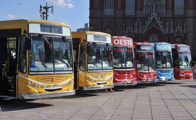 Los trabajadores de la salud viajarán gratis en el transporte público en La Plata