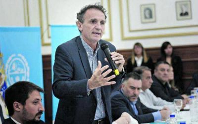 Katopodis avis� que quienes despidan trabajadores tendr�n precedentes negativos en futuras licitaciones