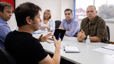 Axel Kicillof visit� los comit�s de emergencia de Altmirante Brown, Lomas y Esteban Echeverr�a