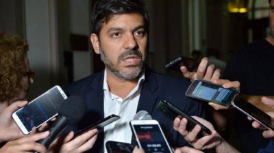 Carlos Bianco: �En una econom�a de guerra, no puede haber vivos que se llenen los bolsillos�