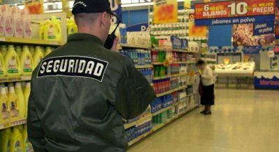 Vigiladores de Carrefour cobrar�n un bono de 5 mil pesos