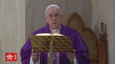 El Papa reza por los sin casa: que sean ayudados por la sociedad y la Iglesia