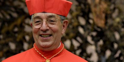 Primer cardenal positivo de Covid-19, vicario del Papa Francisco 