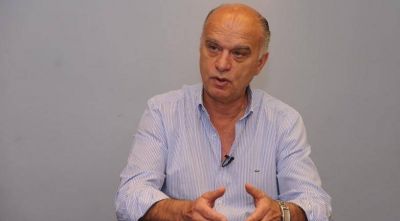 Por la crisis sanitaria, la planta pol�tica municipal de Lan�s reduce sus salarios en un 30%