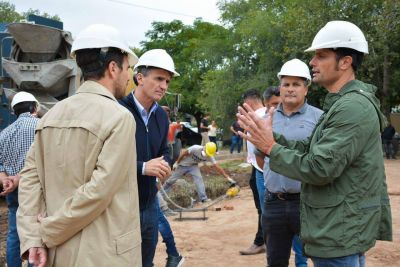 General Rodr�guez: Garc�a y Katopodis recorrieron la obra del hospital de campa�a