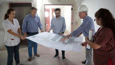Simone y Cascallares recorrieron las obras del Hospital O�ativia, en Almirante Brown
