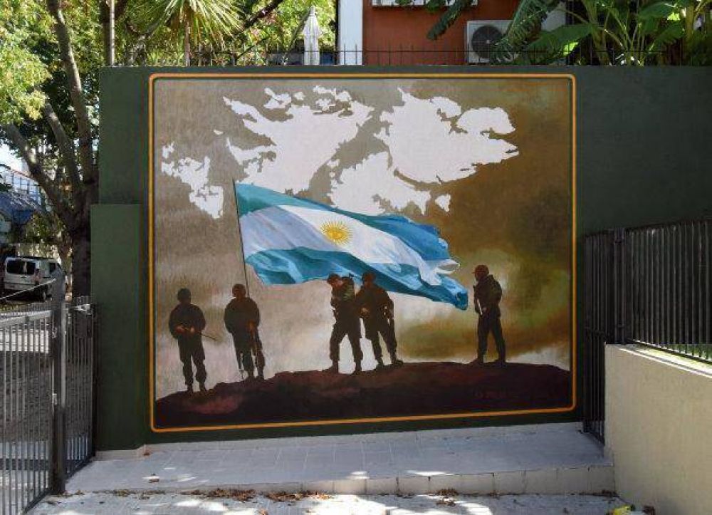 Vicente Lpez inaugur un mural en honor los ex combatientes y cados en la Gesta de Malvinas