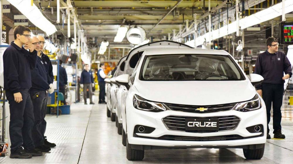 General Motors extiende las suspensiones de trabajadores por la crisis