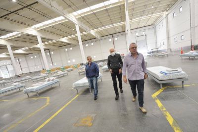 El Dr. Alberto Cormillot y Julio Zamora recorrieron las instalaciones del Centro de Aislamiento de Emergencias de Tigre