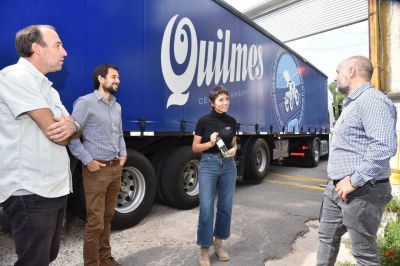 Entregan nuevas camas para el centro de aislamiento de la Universidad de Quilmes