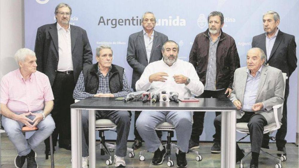 El Presidente se aferra al manual sanitarista, antes de recibir a la CGT y la UIA