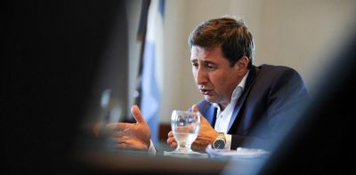 Los sobreprecios, un golpe al coraz�n del Gobierno: Desarrollo Social y Daniel Arroyo eran lo m�s valorado de la gesti�n