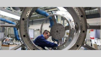 Con parate total de automotrices y textiles, la industria demanda 40% menos de energ�a