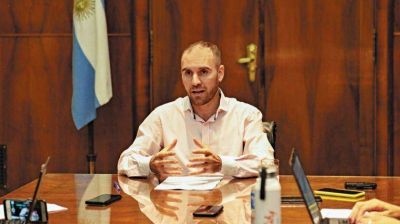 Guzm�n prepara la oferta para los bonistas pero le recomiendan no negociar por un a�o