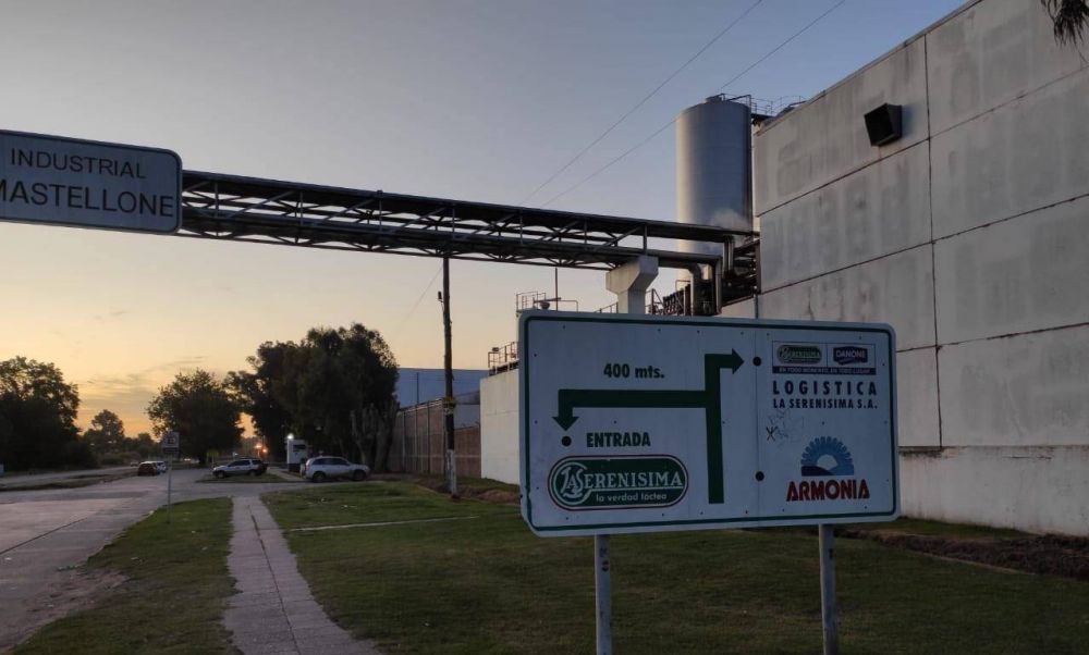 Danone insiste en cambiar las condiciones de trabajo y los empelados responden con un paro