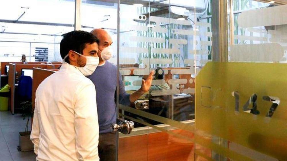 El gobierno porte�o estableci� el uso obligatorio de barbijos caseros dentro de locales comerciales y el transporte p�blico