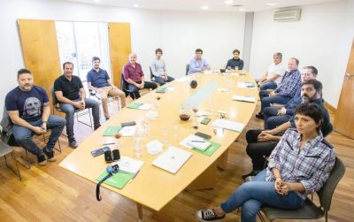 Axel Kicillof se reuni� con Mayra Mendoza y otros intendentes