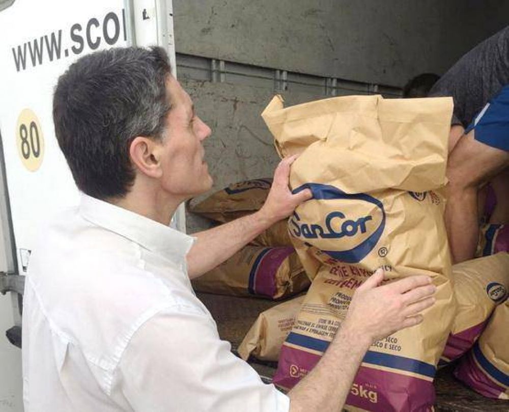 Empresarios marplatenses re�nen alimentos para comedores y merenderos de Mardel
