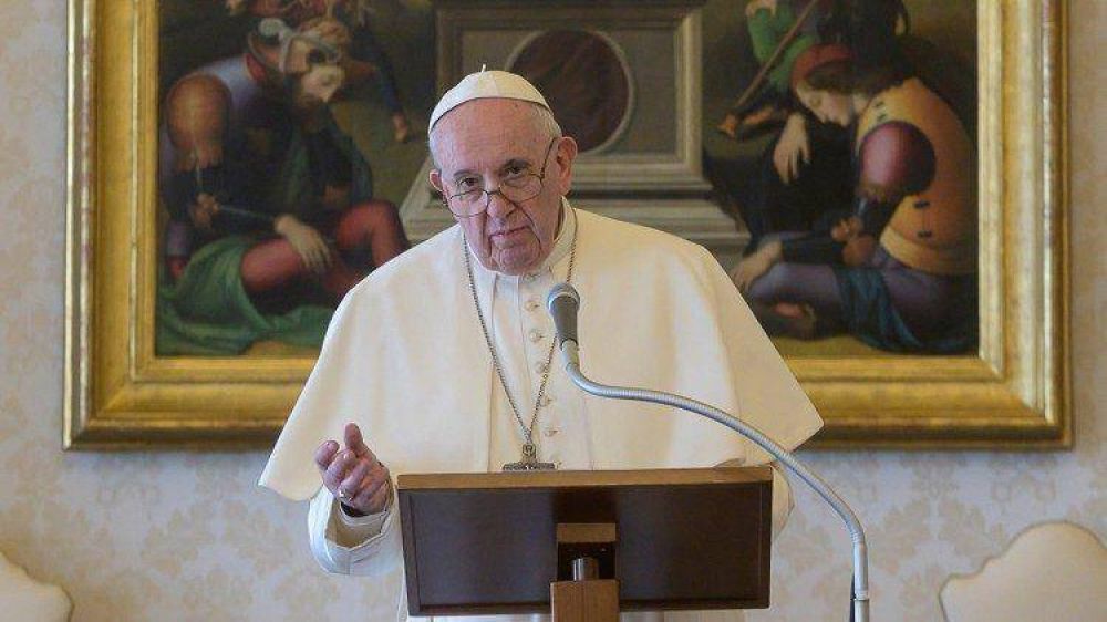 El Papa en el Regina Coeli: �Cristo ha resucitado, miremos con confianza el futuro�