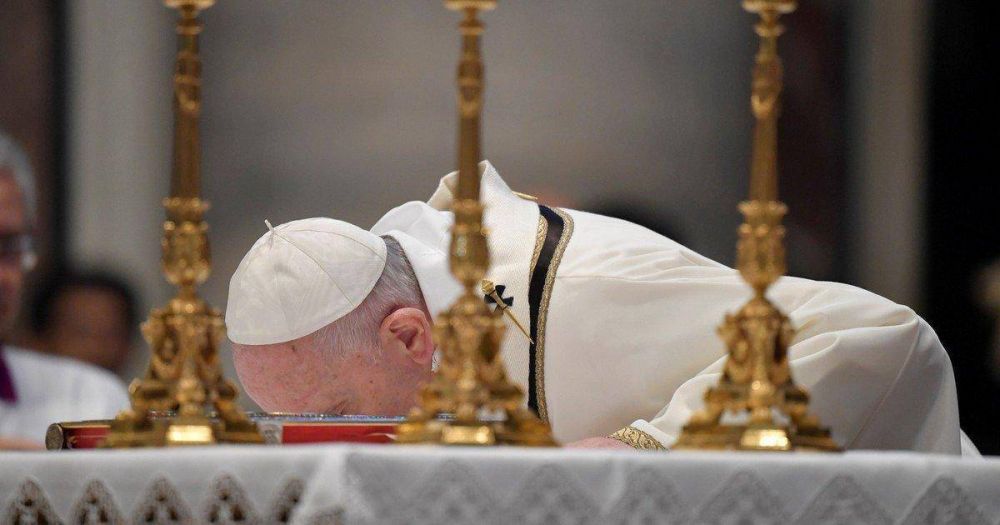 Coronavirus en el Vaticano: la figura frgil y solitaria del Papa en una Semana Santa sin gente