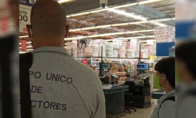 M�s de cien empleados de Carrefour fueron aislados tras el caso positivo de COVID-19