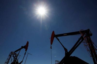 Petroleros, metal�rgicos y mec�nicos negocian suspensiones a cambio de preservar el empleo