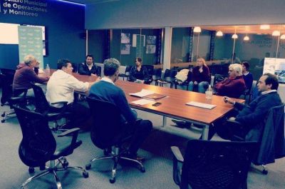 Tras el encuentro con sectores productivos, el gobierno acompa�ar� el pedido de posponer el D�a del Padre