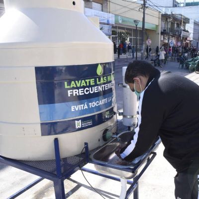 Instalan tanques de agua comunitarios en Malvinas Argentinas