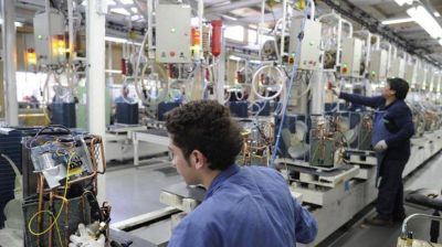 Las empresas fueguinas pactaron reducciones del 30% del salario mientras dure el aislamiento