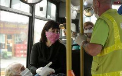 Almirante Brown: El municipio hizo controles de temperatura a los pasajeros de los colectivos