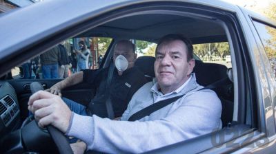 Charla con medialunas, la ciudad limpia y defensor del papel�n